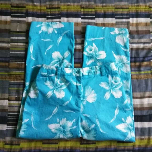 Jones New York Capris - Picture 4 of 9